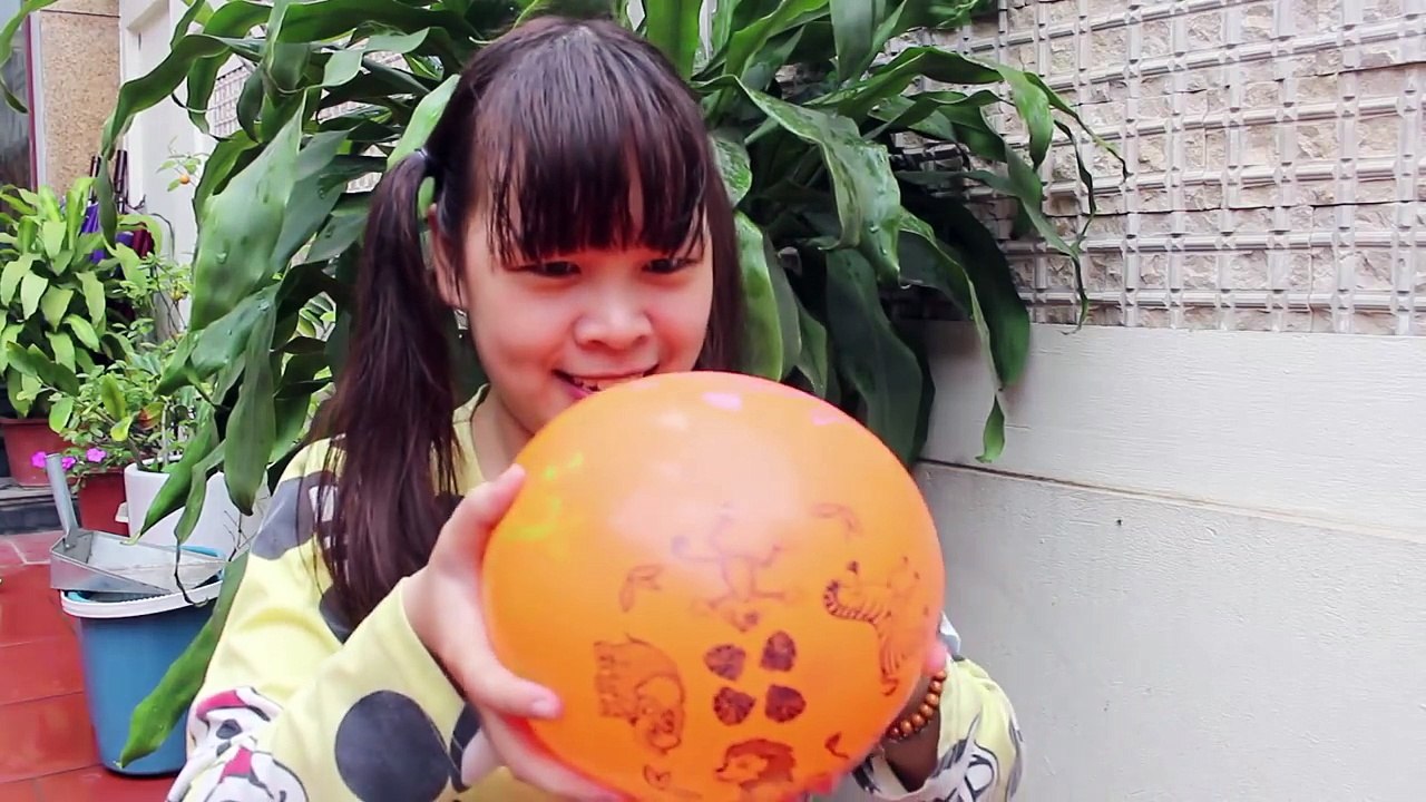 Bad Baby Water Balloon Vs Water Gun Fight In House Victoria Annabelle Toy Freaks Hidden Toys