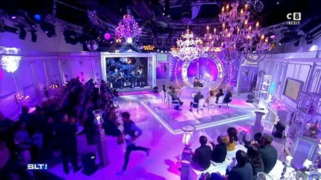 Anne Nivat demande à refaire une séquence car elle a été présenté comme femme de Jean-Jacques Bourdin et pas grand repo