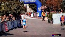 ¡Maratoniano acaba carrera con sus partes íntimas al aire!