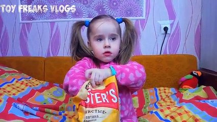 Bad Baby Victoria vs Crybaby Annabelle Eats Spider Toy Freaks Family