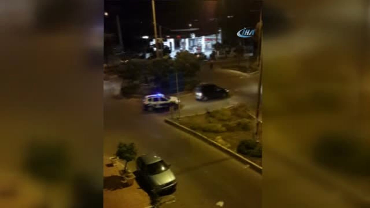 Kuşadası'nda Dur İhtarına Uymayan Kadın Sürücü Polis Aracına Çarpınca Yakalanabildi