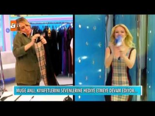 Müge Anlı kıyafetlerini izleyicilerine dağıtmaya devam ediyor - atv