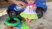 La muñeca bebé en busca del tesoro aventuras de la bebé Lucía en la playa, vídeos de muñecas