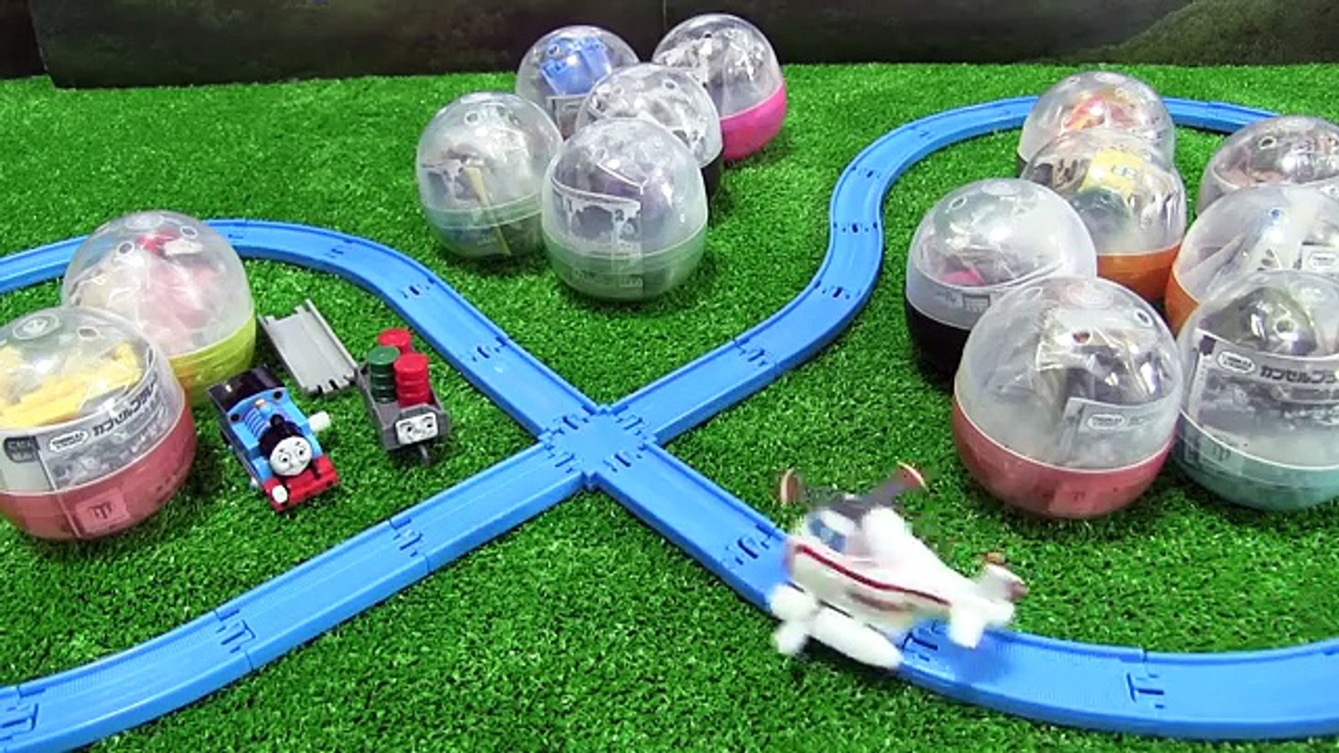 きかんしゃトーマス カプセルプラレール ひこうじょうでおしごと編 その１ 全17種 がちゃ Thomas And Friends Sodor Airport ハロルド ジェレミー ソドーエアポート 影片 Dailymotion