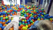 Fun Indoor Playground for Kids and Family Leopark Ball Pit Fun, Plac zabaw dla dzieci w Sfera