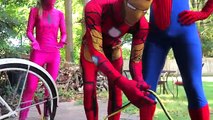 Dondurulmuş Elsa, Spiderman, Joker ve Ironman w / Elektrik Çarpması! Süper Kahraman Prank!