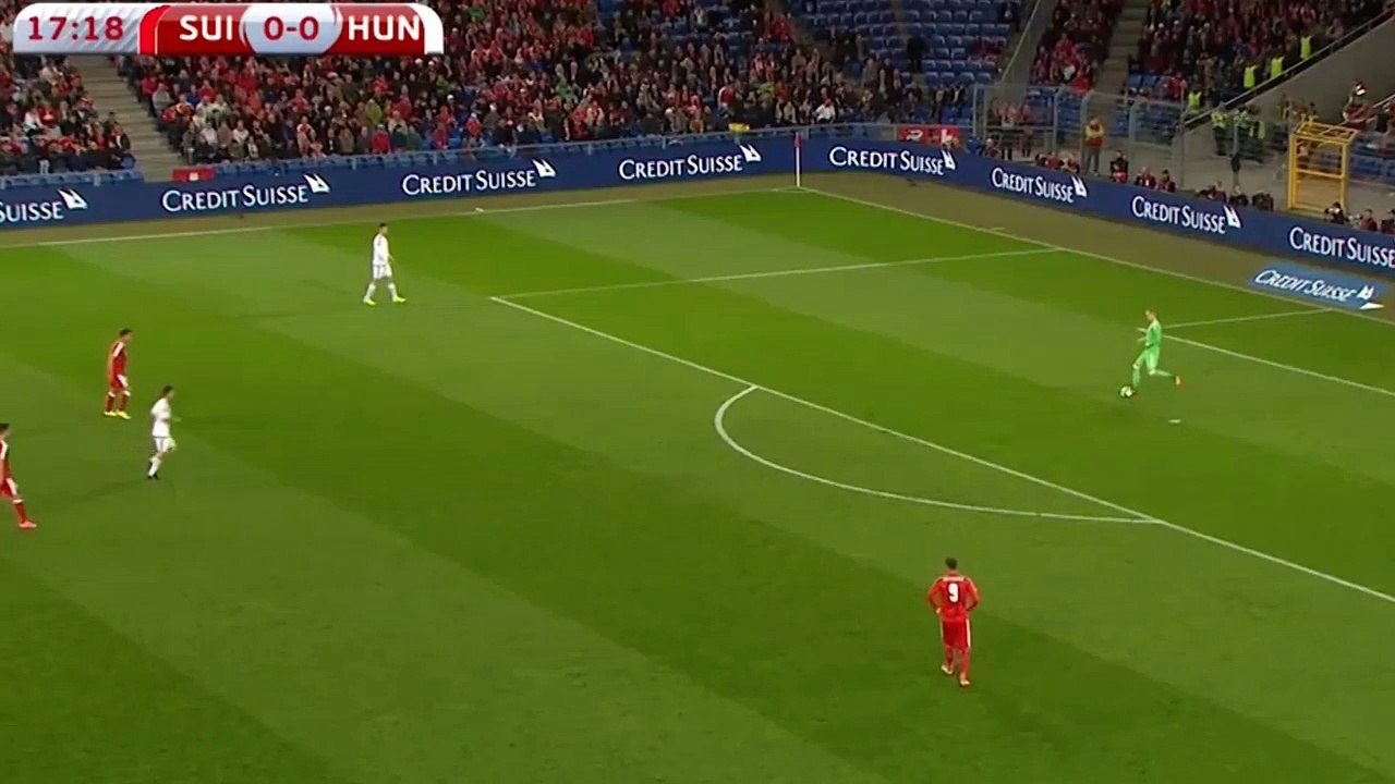 Błąd bramkarza WĘGlERi 1:0 dla SZWAJCARll.