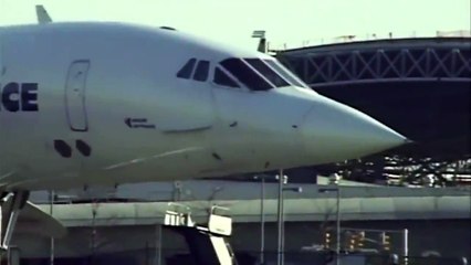 Concorde (supersonic plane) - Graceful Concorde Departure from JFK