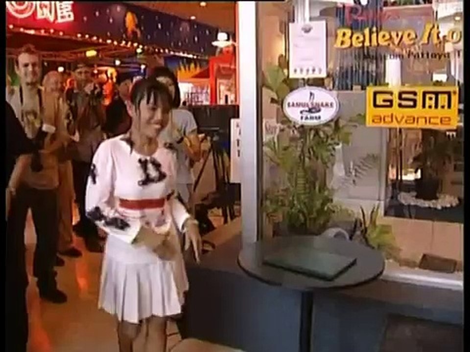 Scorpion Queen Lives with 3,000 Scorpions