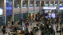 연휴 하루 남겨놓고...인천공항 입국 승객 '역대 최다' / YTN