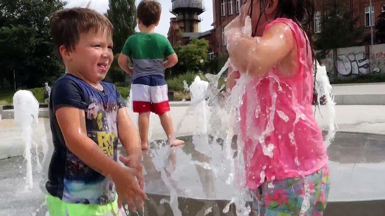 Activities for kids in the park Fun games for kids children toddlers with water