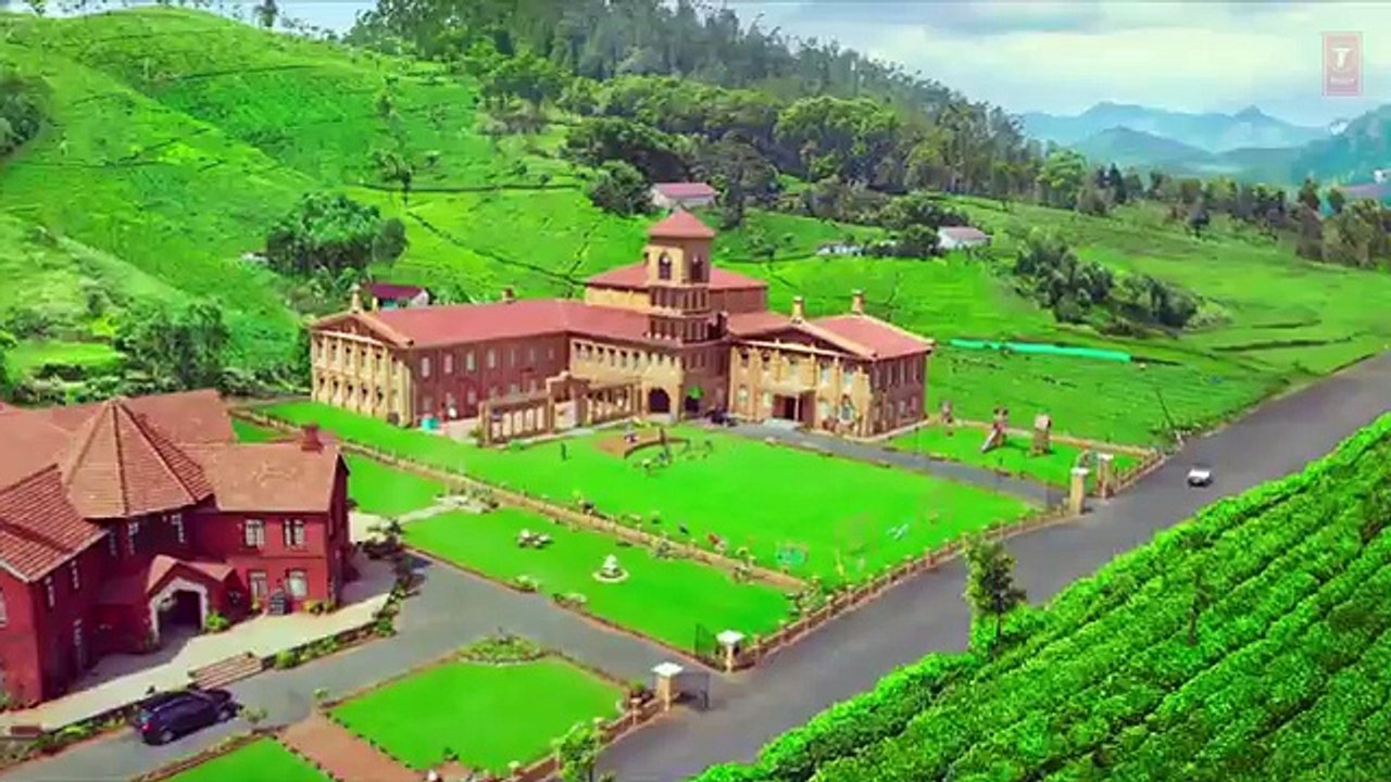 Maine Tujhko Dekha Lyrical Video Song _ Golmaal Again - YouTube (360p)