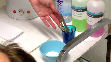 How To Tweeze Eyebrows - Salon Perfect Style - Step by Step Guide - DIY