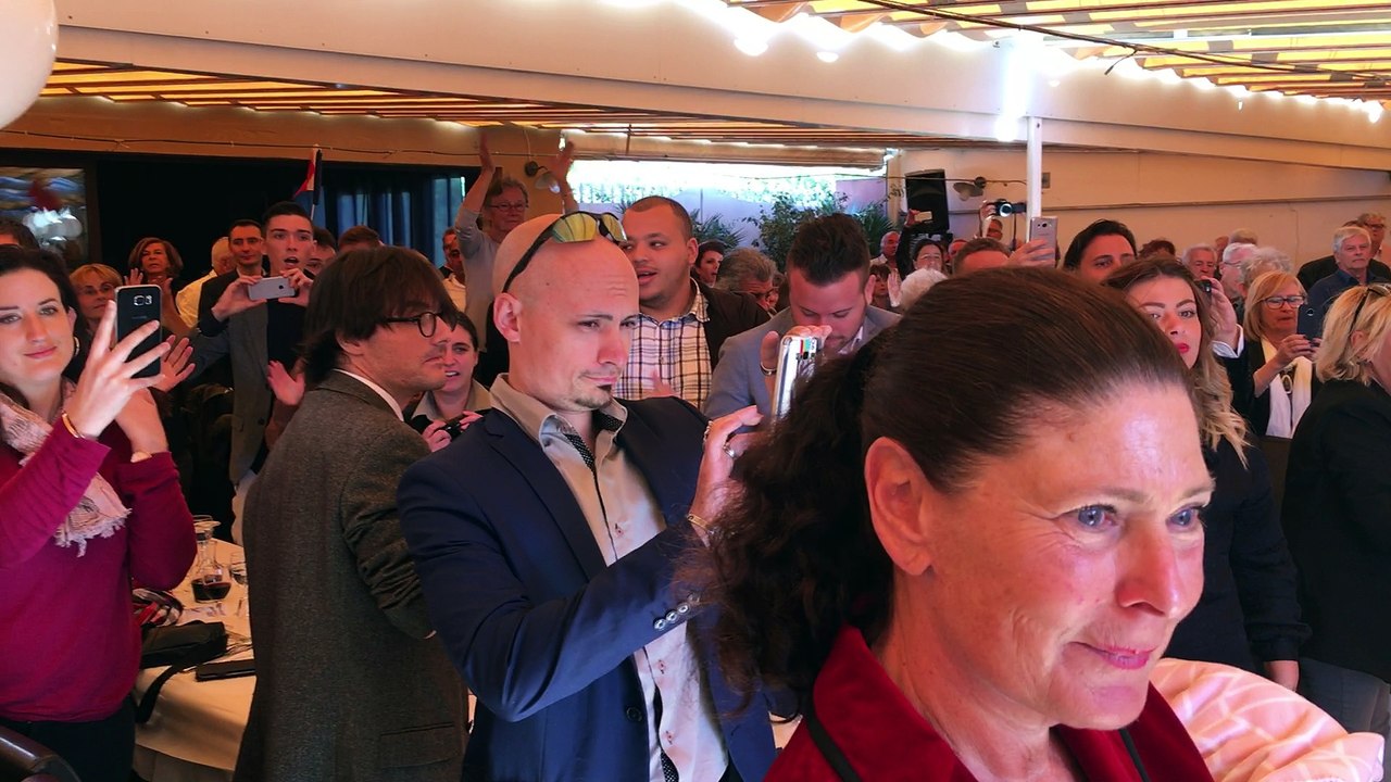 Carpentras : Marine Le Pen acclamée par de nombreux militants