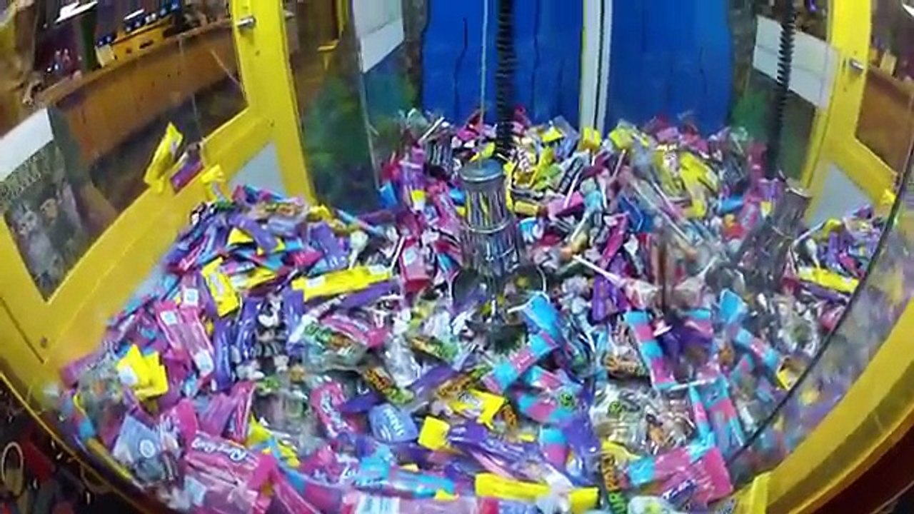 #69 WINNING at the claw machine! SWING TECHNIQUE!