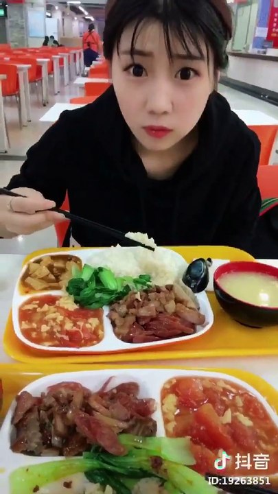 Trào lưu "Đổi rau lấy thịt" gây bão mạng xã hội