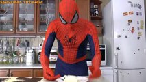 Y loco comer en en vida Chica araña hombre araña veneno Real vs