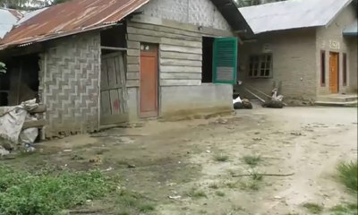 Belum Ada Listrik, Desa Ini Gunakan Genset untuk Penerangan