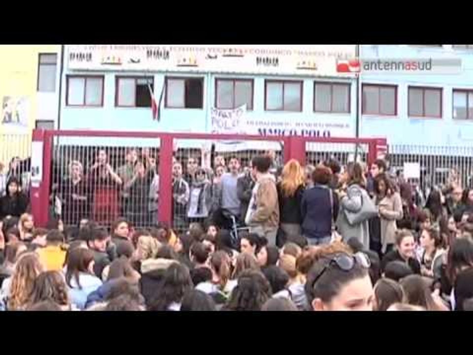 TG 09.12.14 Bari, si allarga la protesta contro la "Buona scuola" di Matteo Renzi
