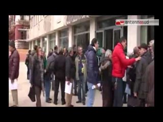 TG 12.12.14 Bari: lunghe code all'ufficio tributi. L'ira dei contribuenti