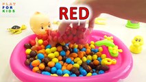 Et bébé bain Bonbons les couleurs poupée trouver dans Apprendre temps équipe sur m