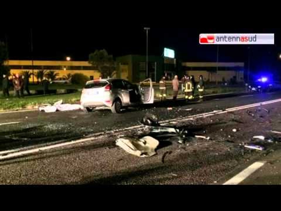 TG 22.12.14 Incidente stradale nel Salento, 3 persone perdono la vita