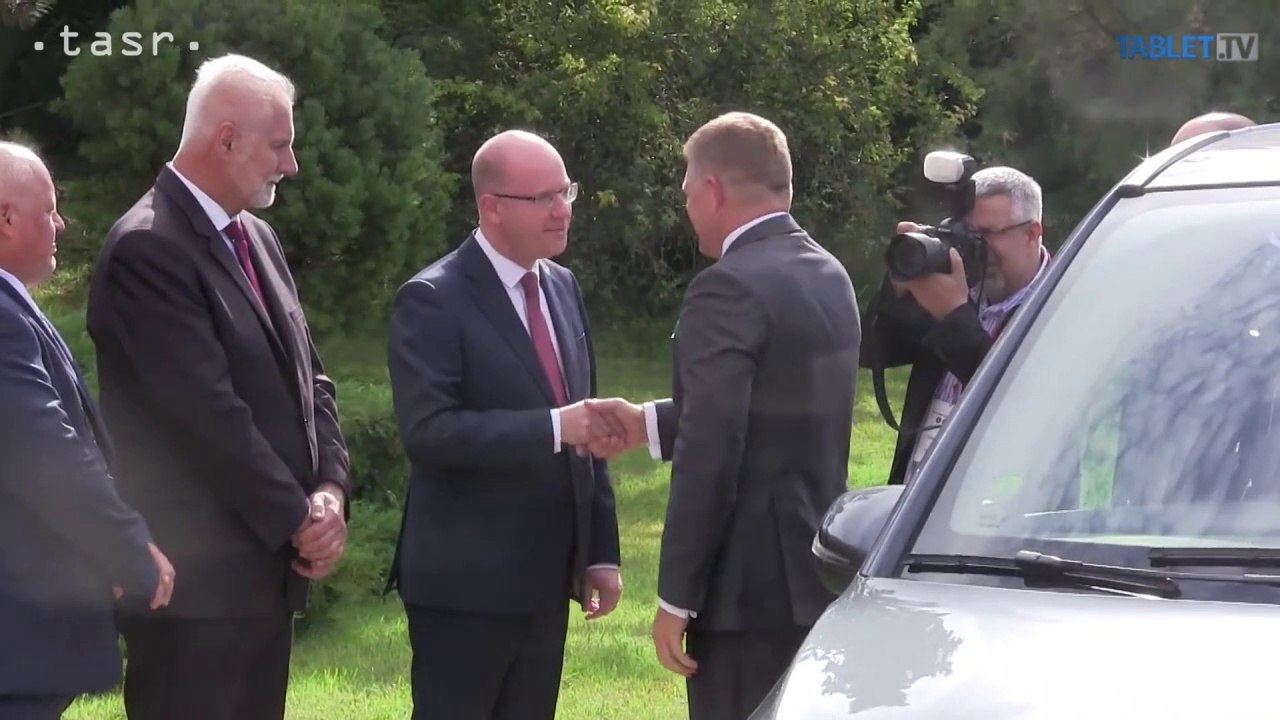 VLÁDA: Vlády SR a ČR spoločne zasadajú na zámku Lednice