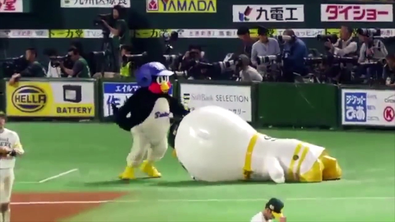 日本プロ野球のマスコット達 おもしろパプニング集