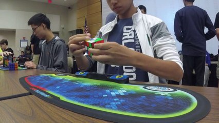 Nouveau record du monde de Rubik's Cube en 4,69 secondes