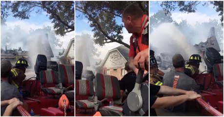 Bombeiros encontram forma criativa de extinguir incêndio numa casa durante uma inundação