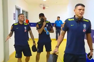 Quand Neymar et Dani Alves s’essaient à la chanson