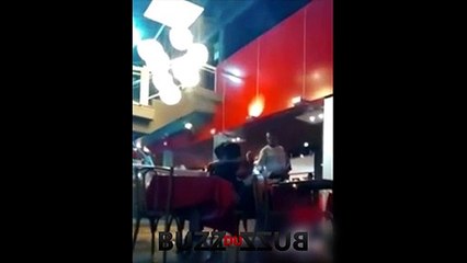 Sans gêne Ils font l amour en plein milieu dun restaurant