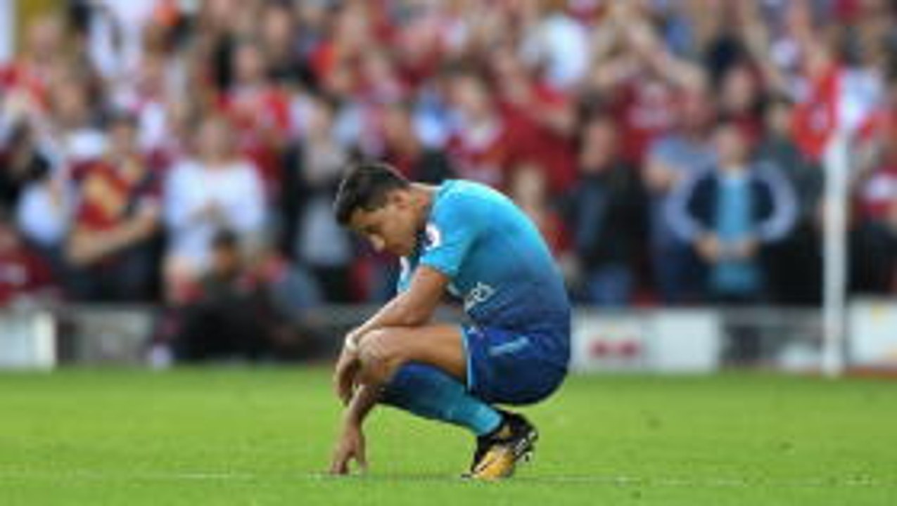 Wenger accepts Arsenal may lose Sanchez and Ozil for nothing