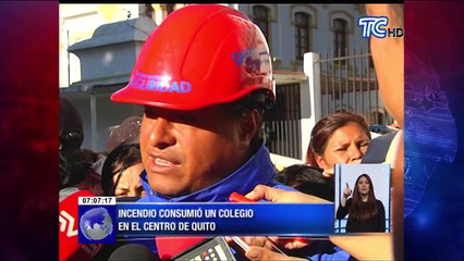 Incendio consumió un colegio en el centro de Quito