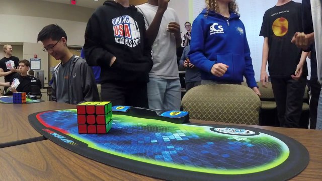 Nouveau record du monde de Rubik's Cube en 4,69 secondes