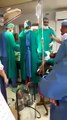 انڈیا کے ہسپتال میں ڈاکٹروں کی آپریشن تھیٹر میں ہونے والی لڑائی کے مناظر دیکھیں۔   ویڈیو: عباس علی۔ لاہور