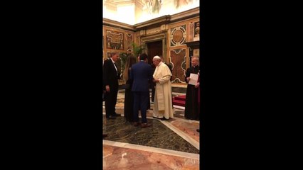 Download Video: Une demande de mariage devant le pape François !