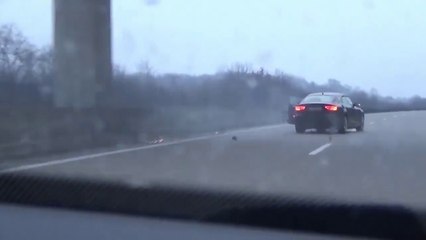 A plus de 240 km-h sur l'autoroute il tente d'échapper à la police et ça va mal finir