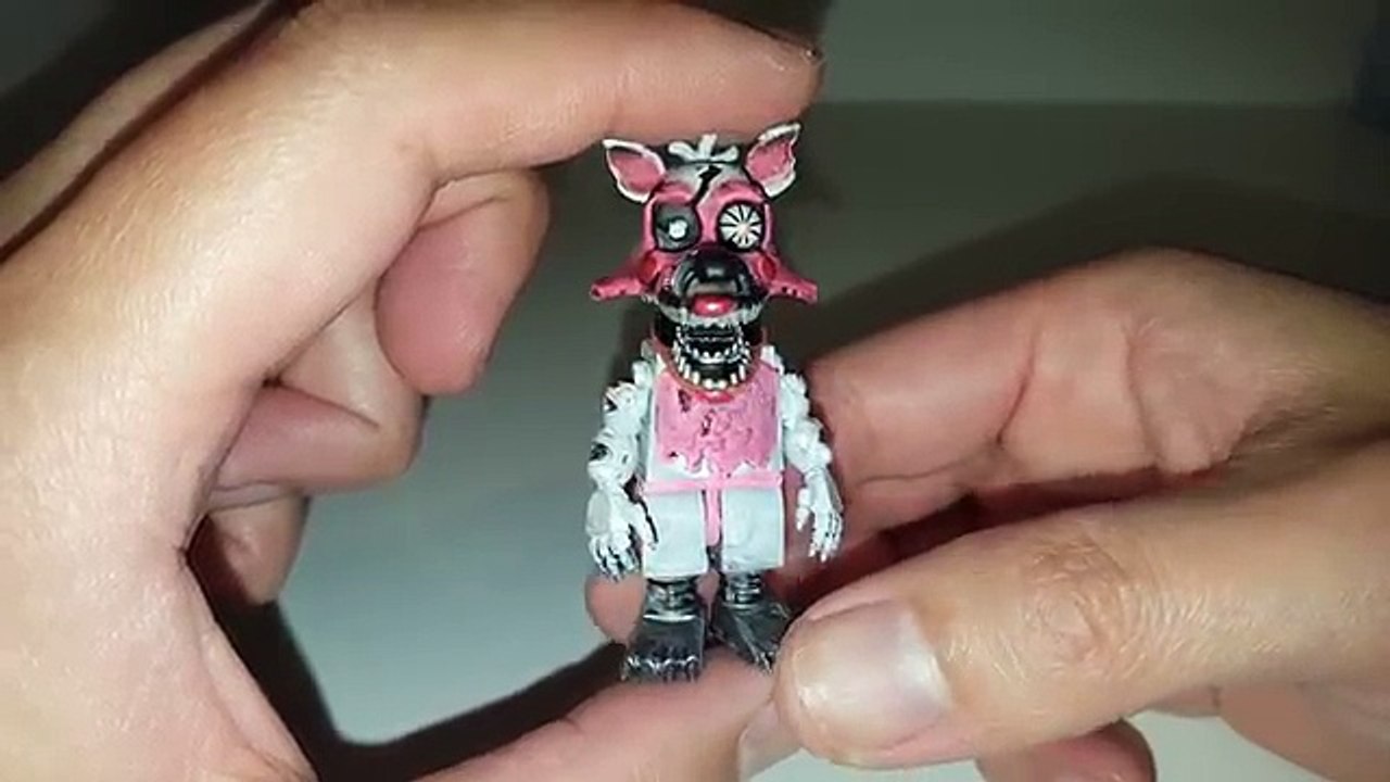 Et personnalisé endosquelette tête mutiler cauchemar épicé jouets deux Bloks mcfarlane fnaf
