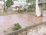 Bomberos de la capital aconsejan no acercarse a los ríos