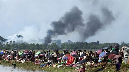 Arakan'da Arkalarında İz Bırakmak İstemeyen Katliamcılar, Cesetleri Toplayıp Yakıyor