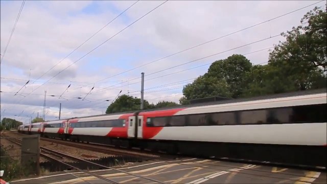 Un train peut en cacher un autre et te pourrir ta journée! Ahaha