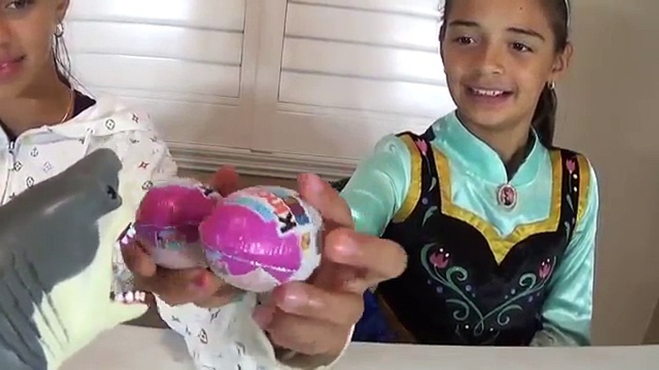 Attaque bain caprice filles dans hors hors réal voir serpent le le le le la à Il jouets cuve style