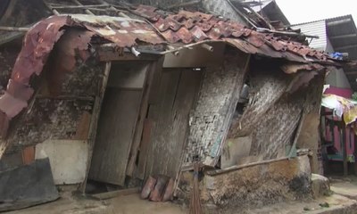 Bangunan Rumah Miring dan Butuh Perbaikan