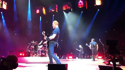JAMES HETFIELD stage fail in Amsterdam - METALLICA 2017