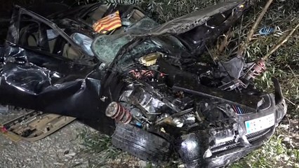 Annesinin Otomobiliyle Gezintiye Çıkan Üniversiteli Kaza Yaptı