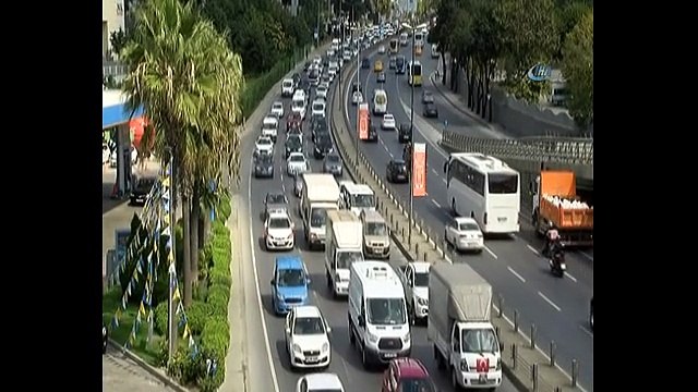 TEM Otoyolu Kavacık Mevkii'nde korkutan araç yangını