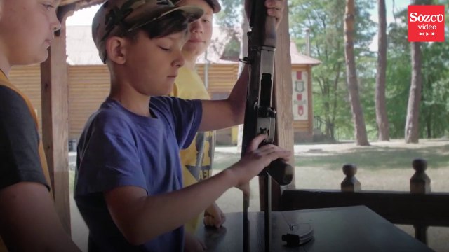 Ukrayna'nın çocukları savaş için yetiştiriliyor