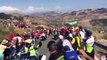Tour d'Espagne : Un policier pousse un spectateur vers une moto !