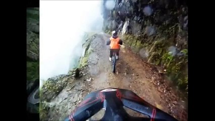 Dünyanın En Zor Geçitleri - İki Araba Yan yana geçemiyor